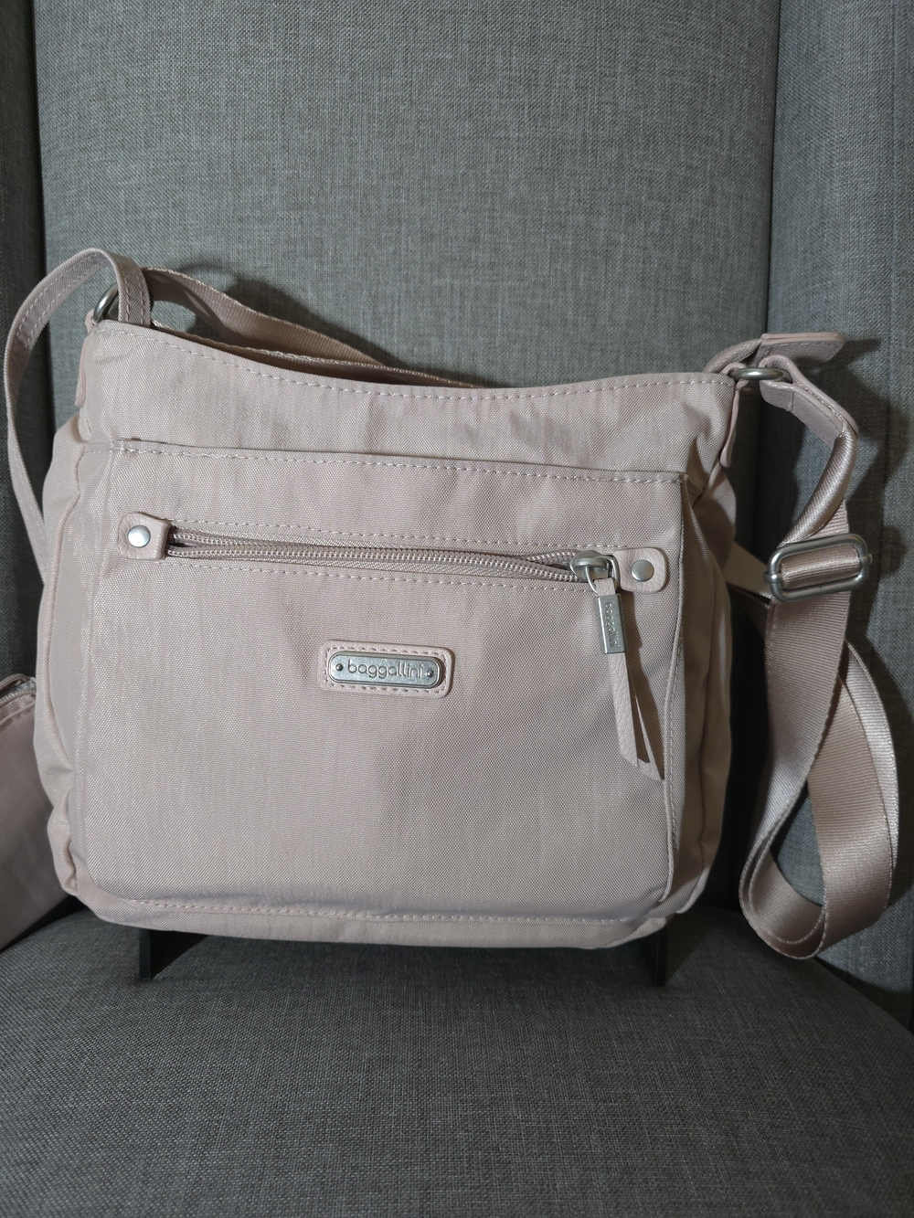 🌷NWOT🌷Baggallini Blush Crossbody with Matching Pouch - Picture 4 of 12